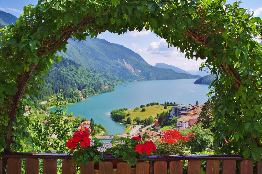 Hotel Aurora Molveno Kültér fotó