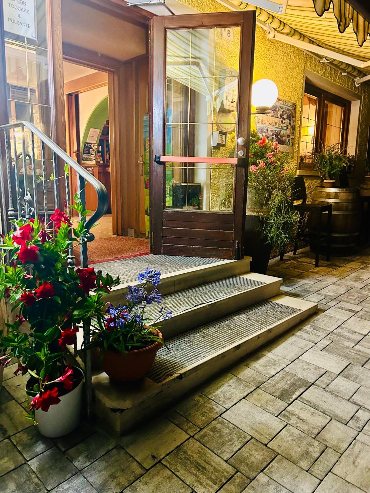 Hotel Aurora Molveno Kültér fotó