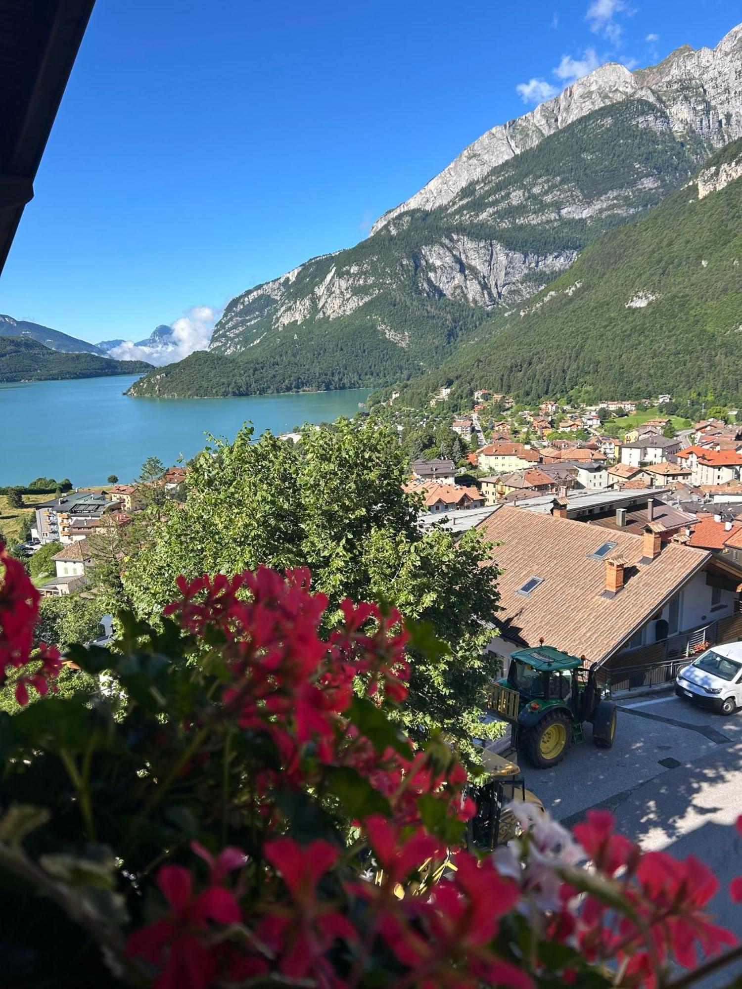 Hotel Aurora Molveno Kültér fotó