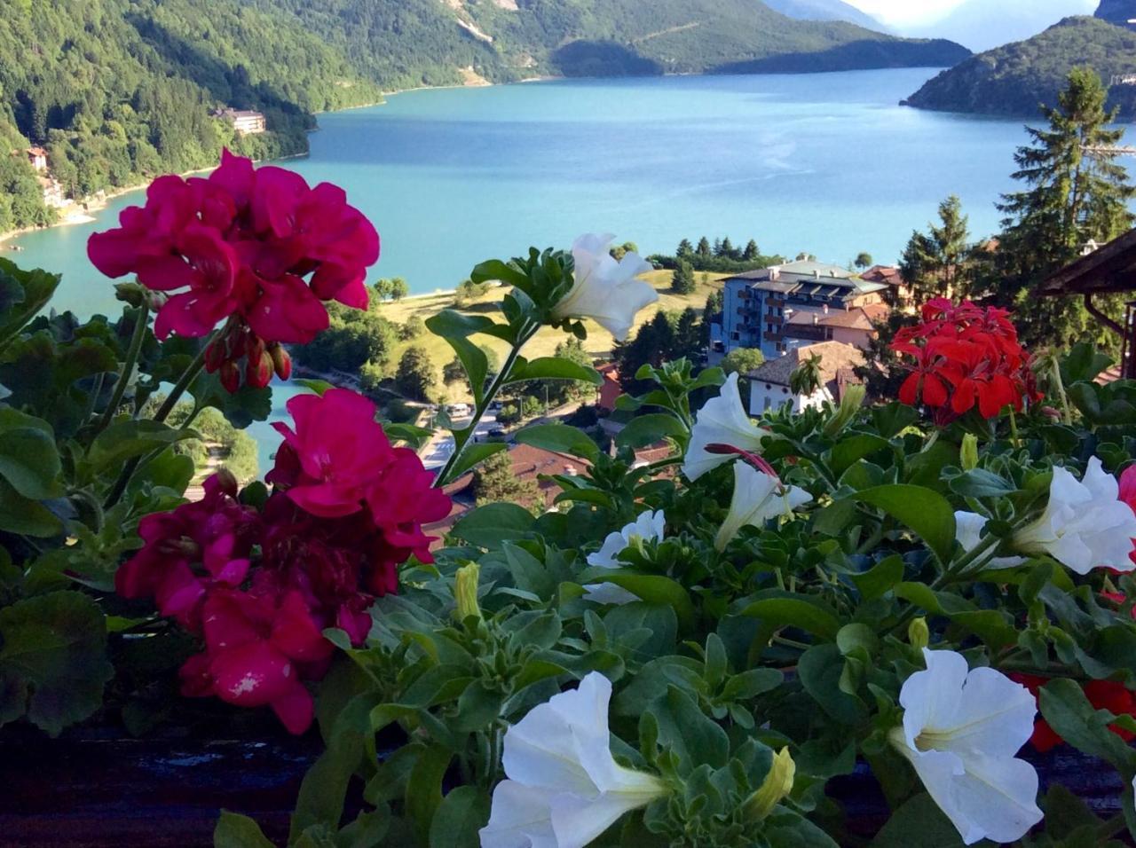 Hotel Aurora Molveno Kültér fotó